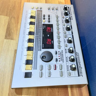 Roland MC-303 Groovebox 1990 - 1998 | Reverb