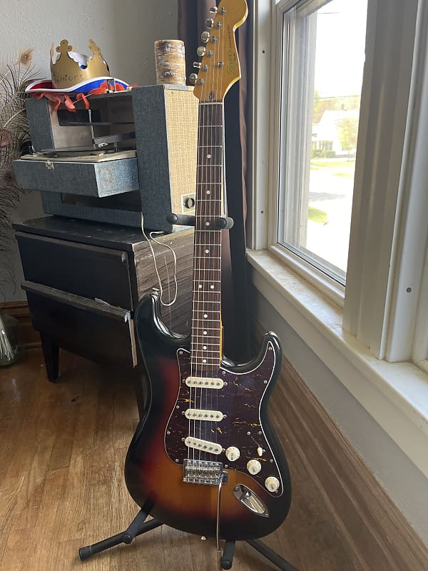 Squier Stratocaster 2013 - Sunburst | Reverb