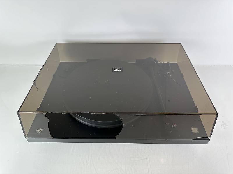Mobile Fidelity MoFi UltraDeck Turntable w/ Dust Cover &amp; MasterTracker Cartridge  			