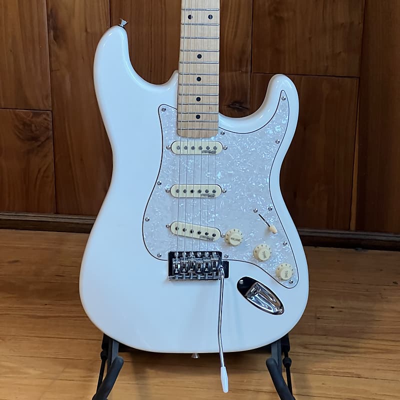 Austin AST100 Electric Guitar Solid Body Double Cutaway Strat | Reverb