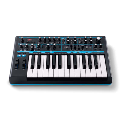 Novation Bass Station II 25-Key Monophonic Synthesizer 2013 - Present - Black