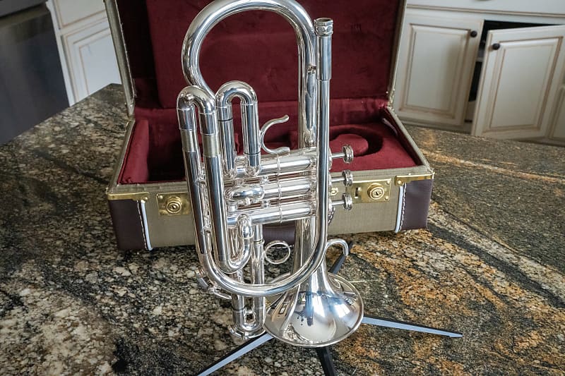 Getzen 800DLX Eterna Deluxe Series Bb Cornet Silver plated | Reverb