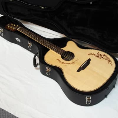LUNA Vicki Genfan Signature acoustic electric GUITAR new Solid Top w/ Hard CASE image 1