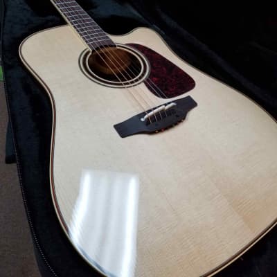 Takamine P4DC Pro Series Dreadnought Cutaway Acoustic/Electric Natural Gloss image 11