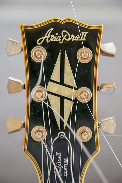 Aria Pro II Les Paul Custom 1976 Black with case