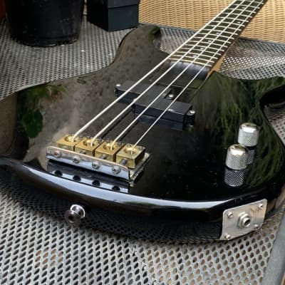 Very Cool 1986 Made in Japan Washburn 4 string bass guitar B