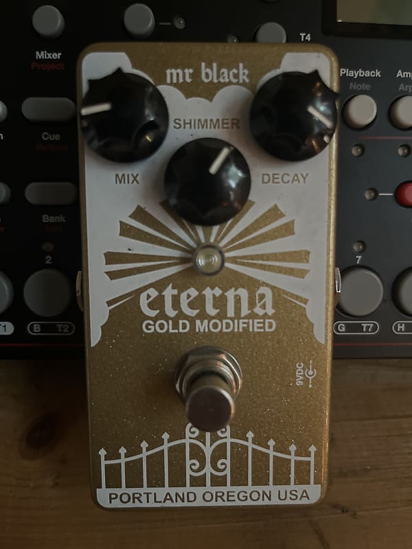 Mr. Black Eterna Gold
