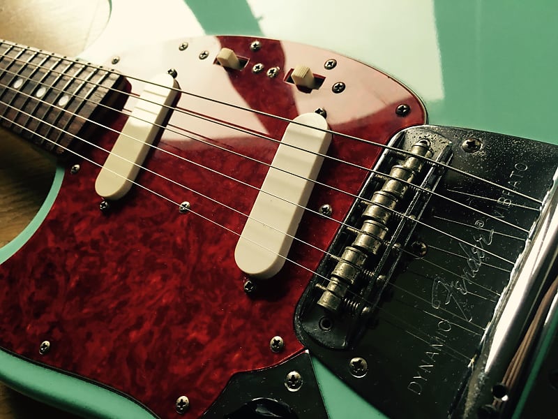 Fender Japan Lefty Jagstang O serial | nate-hospital.com