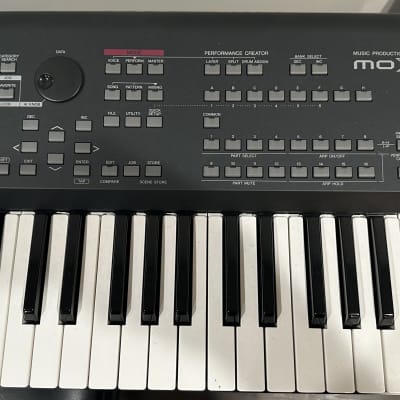 Yamaha MOX6