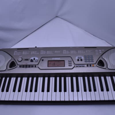 Yamaha EZ-250i Keyboard lighted keys SN 0012521