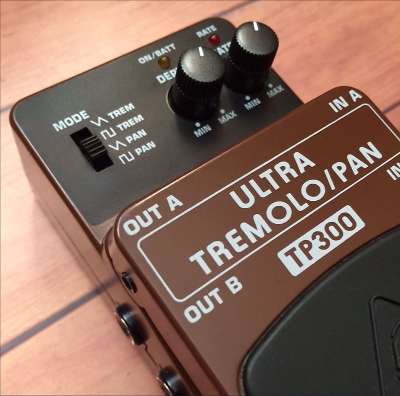 Behringer TP300 Ultra Tremolo/Pan 2010s - Brown