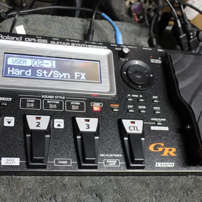 Roland GR-55/Guitar Synthesizer with GK-3 Pick up and Cable
