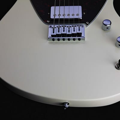 Greco BGW 22 SH AW solid body electric guitar 2023 - white image 2