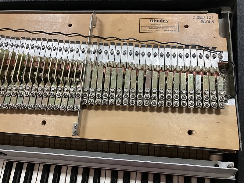 Rhodes MK1 Suitcase 73-Key Electric Piano 1978 - Black Rounded Top