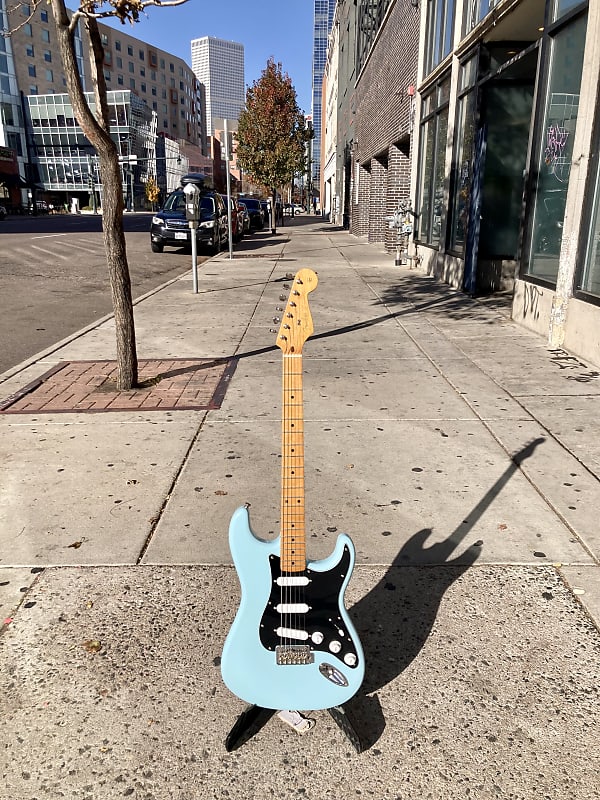 Fender Vintera '50s Stratocaster Modified with Maple Fretboard 2019 -  Present Daphne Blue W/ Case