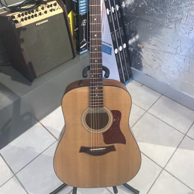 Taylor 110e Dreadnought Acoustic-Electric Guitar Natural