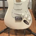 Fender Standard Stratocaster 2017 Arctic White