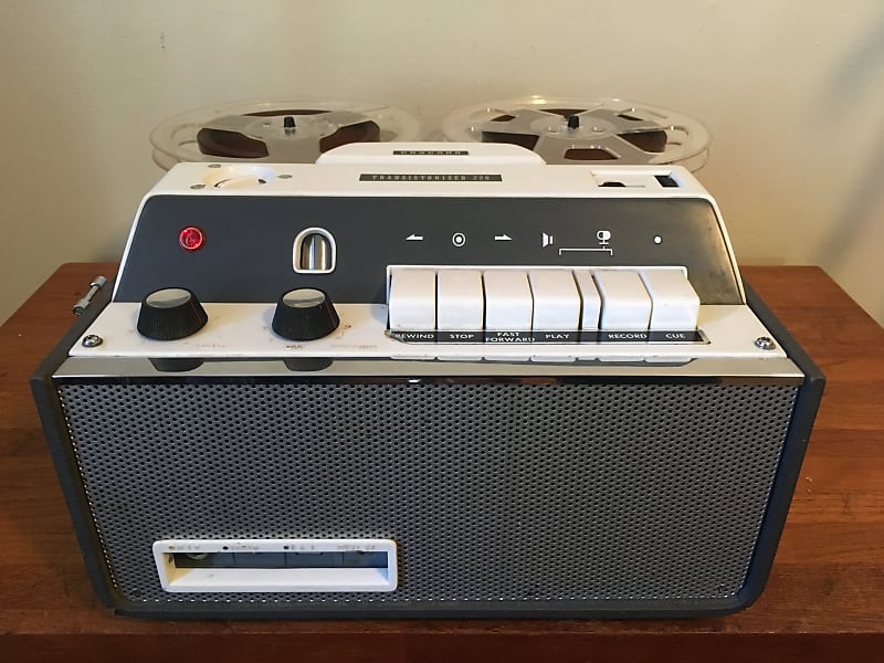 Concord 220T Transistorized 220 Reel To Reel Tape Recorder Player