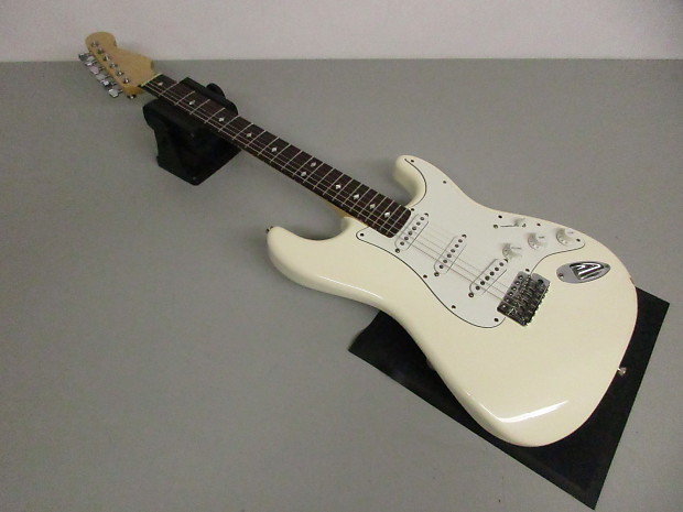 Warmoth olympic white top