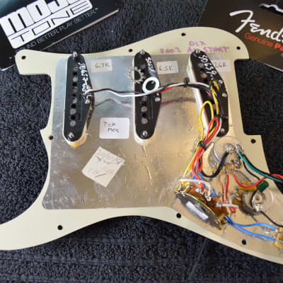 Fender US Stratocaster Deluxe 2002 Loaded PIckguard TexMex Master Tone/Blender image 3