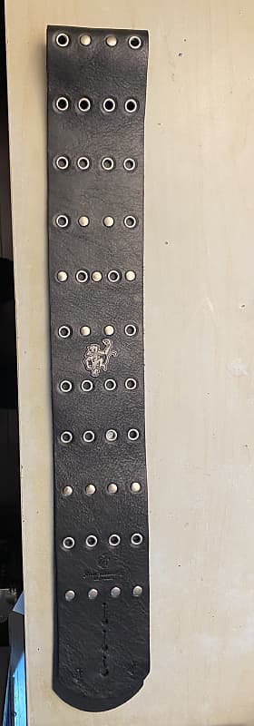 【コンビニ受取対応商品】 Zakk Eyelet Row Four Berzerker Monkey Red Wylde Reverb | Strap 絵画