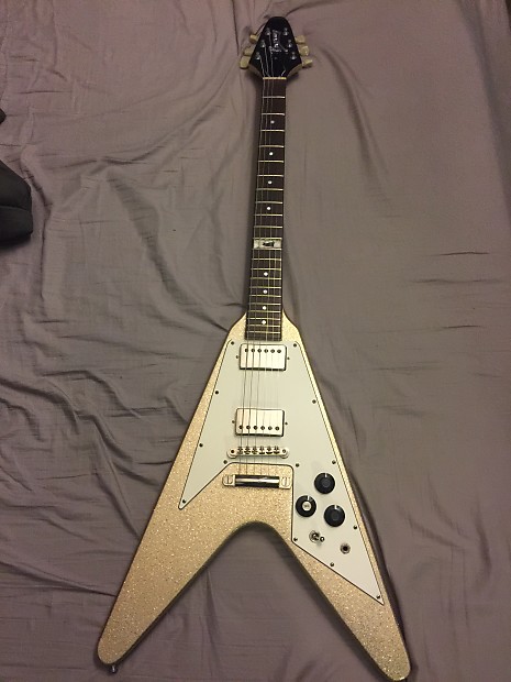 Burny flying v new arrivals