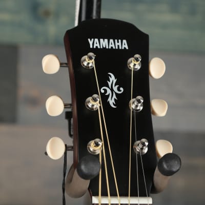 Yamaha APXT2EW Natural 3/4 APX Thin-line Cutaway Acoustic Electric Guitar image 3