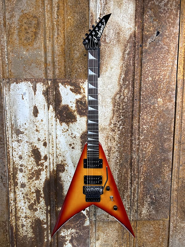 Jackson KING V KVXT CS チェリーサンバースト H76636000002000-00-600x600.jpg