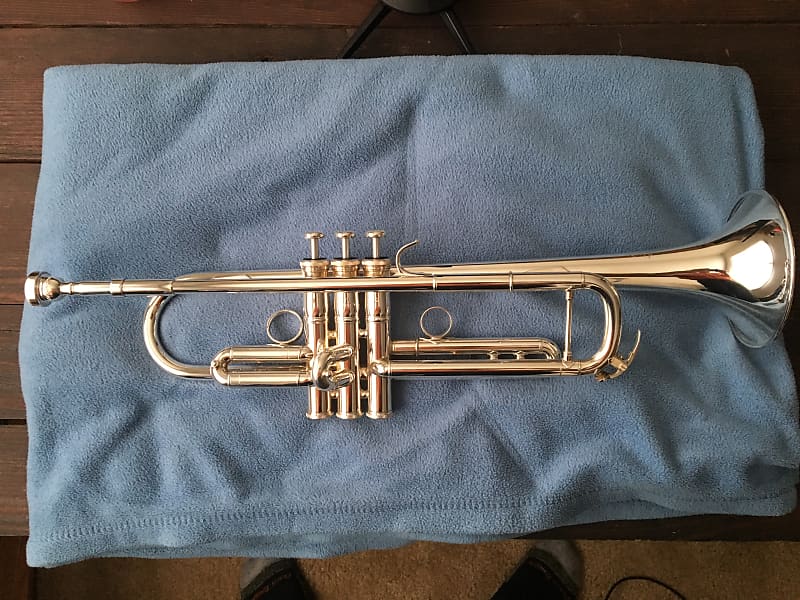 Yamaha YTR8335RS Xeno Bb Trumpet w/ Case u0026 Mouthpiece