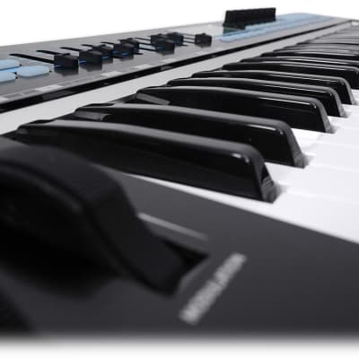 Samson Graphite 49 Key USB MIDI DJ Keyboard Controller w/ Aftertouch/Fader/Pads image 7