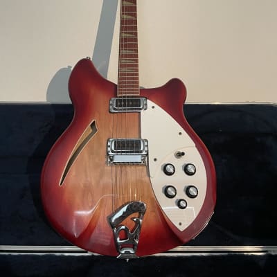 Rickenbacker 360 (1990 - 2011)