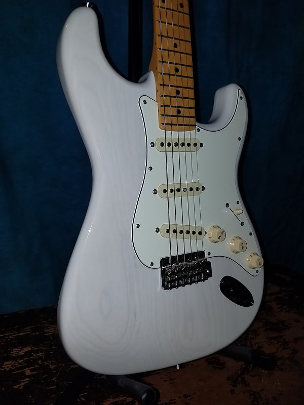 FGN Neo Classic Stratocaster 2018 Vintage White image 1