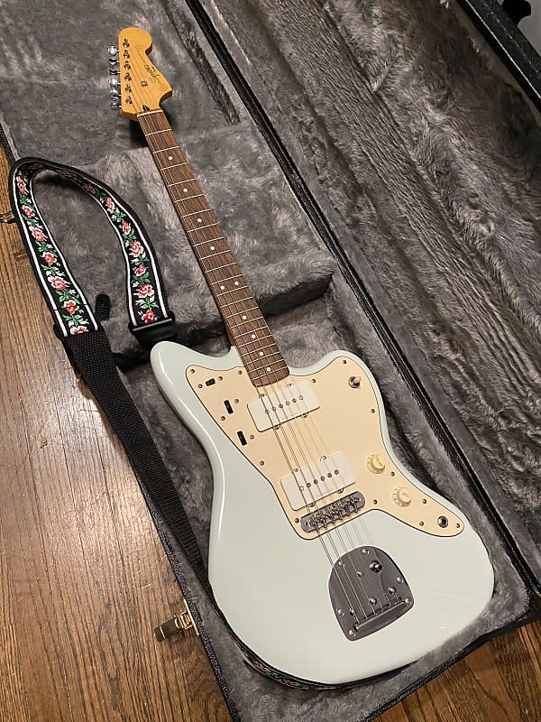 Squier by Fender Vintage Modified Jazzmaster – scrapbook