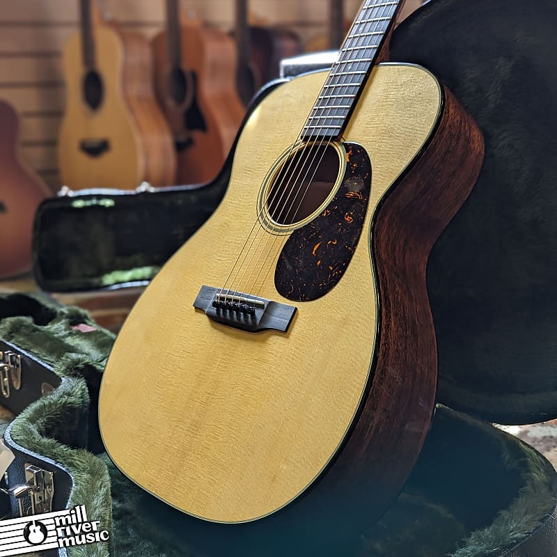 Martin 000-18 - Acoustic Guitar - Natural w/Hardshell Case
