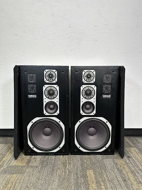 Pair of Yamaha NS-890 Speaker 4-Way Speaker System