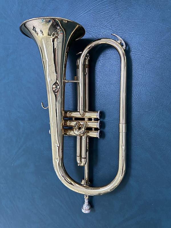 Yamaha YFH-231 Flugelhorn w/Case and a Bach 8C FH Mouthpiece