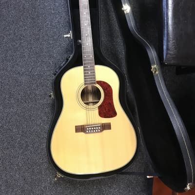 Washburn D-24S-12 string acoustic guitar 1995 in Natural excellent-mint condition with hard case image 1