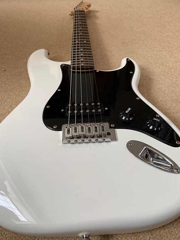 Squier Stratocaster インドネシア 2013年製 Squier Stratocaster by Fender - Single Humbucker Indonesia