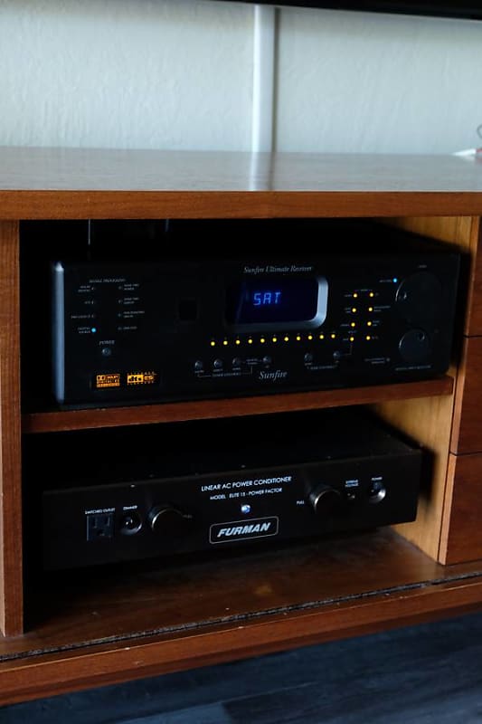 Bob Carver Sunfire Ultimate Receiver AVR 7.1 Amplifier 200 watts $5000  			