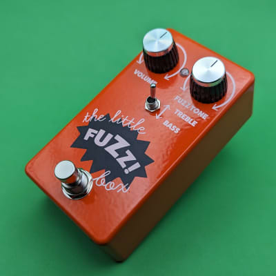 Zoom Ultra Fuzz UF-01 (New old stock) Just open box for test only