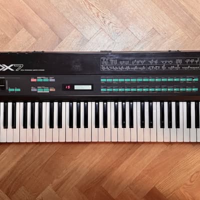 Yamaha DX7 Programmable Algorithm Synthesizer 1983 - 1987 - Black