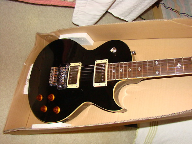 Xaviere guitar les shop paul