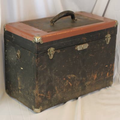 Black Lyon & Healy Accordion Hard Case 18.75" x 9" x 13.75" (47.50cm x 22.75cm x 35cm) image 1