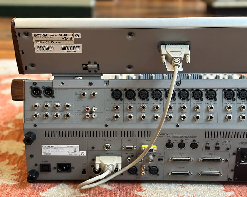 DM-3200 | デジタルミキシングコンソール | TASCAM (日本)