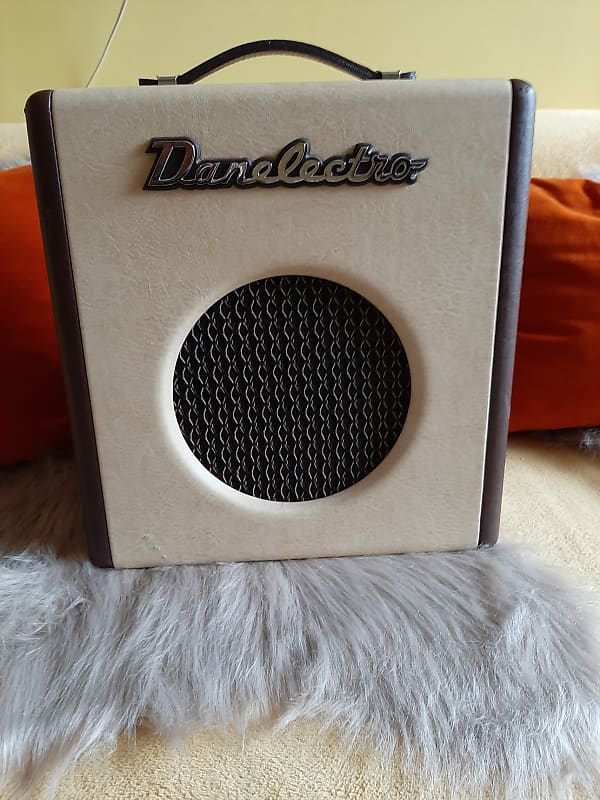 Danelectro Nifty Seventy