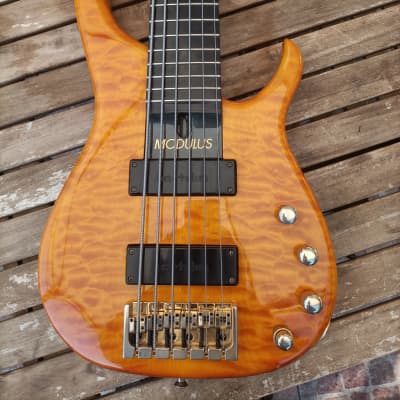 MODULUS GUITARS QUANTUM 6 (MODEL Q6) Bassgitarren zum Verkauf in