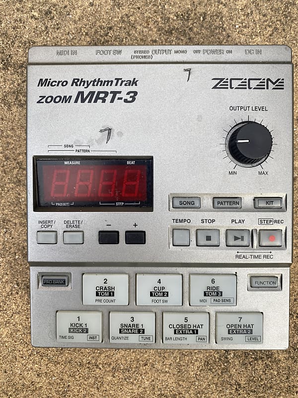 ZOOM MRT3 DRUM MACHINE Reverb