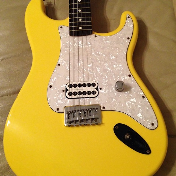 Fender 2002 Tom Delonge Stratocaster Graffiti Yellow Strat