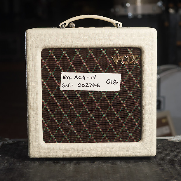 Vox AC4TV Modded and Owned by Noel Gallagher