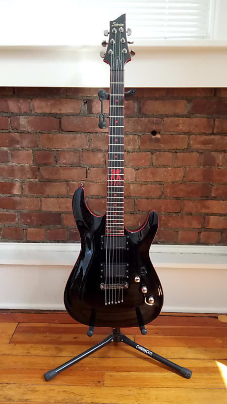 Schecter C-1 She-Devil Black Gloss She Devil